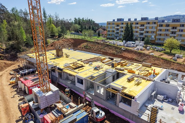 První podlaží skoro dokončeno 05/2026